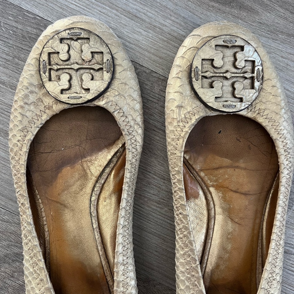 Tory Burch Gold Fish Scale Ballet Flats - Picture 3 of 7